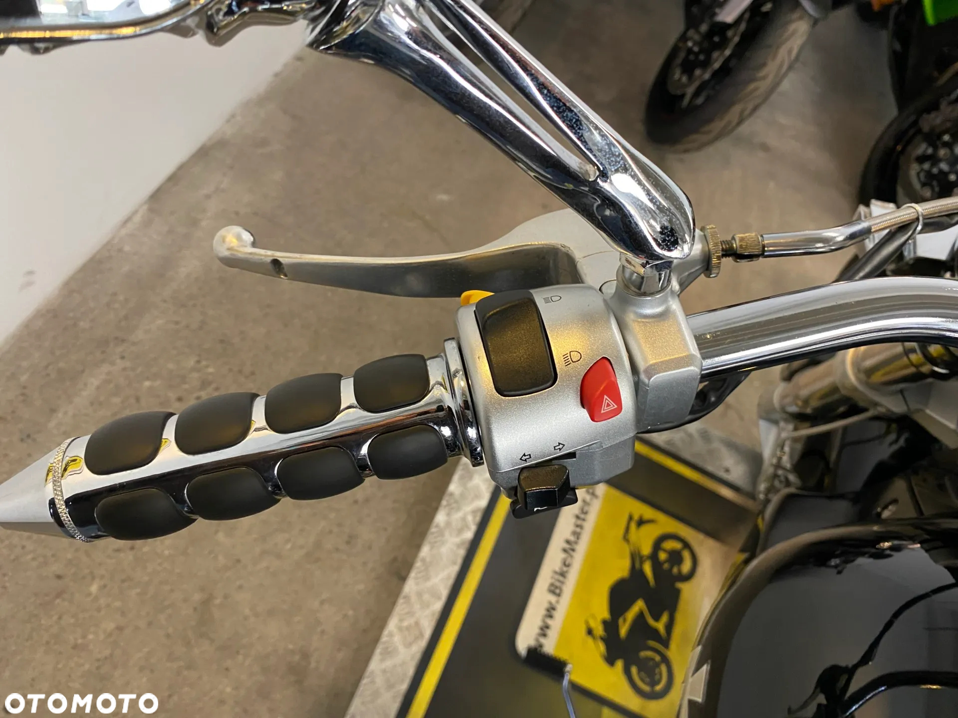 Suzuki Intruder - 24