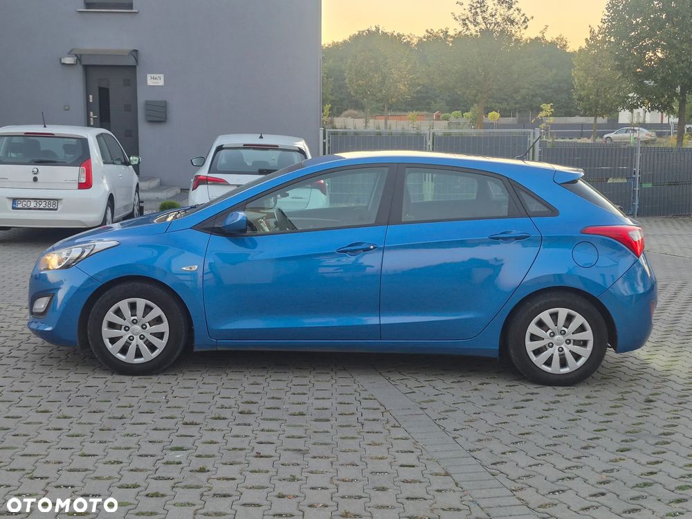 Hyundai i30 blue 1.4 Trend - 15