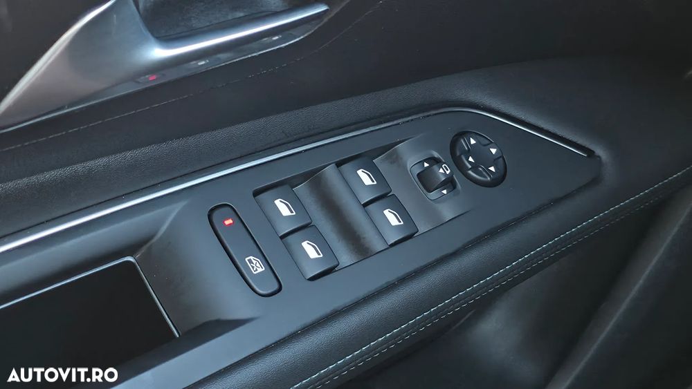 Peugeot 3008 PureTech 130 Stop & Start GPF EAT8 Crossway - 27