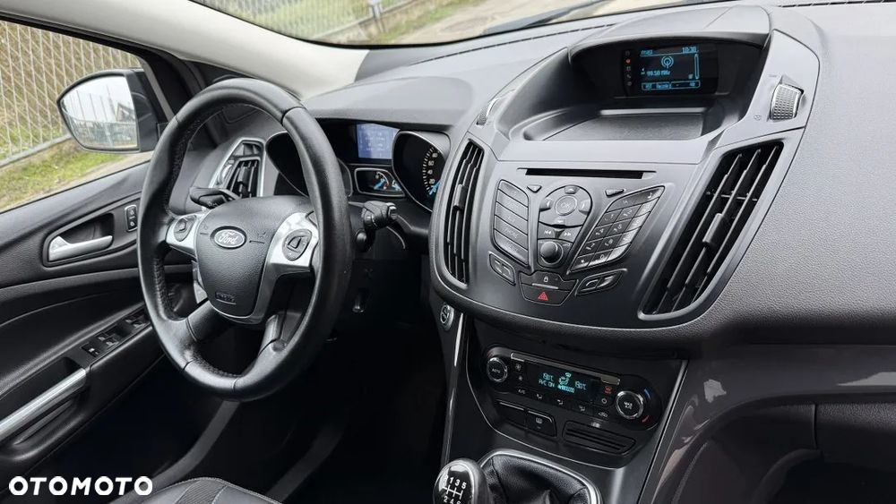 Ford Kuga 2.0 TDCi 2x4 Titanium - 30