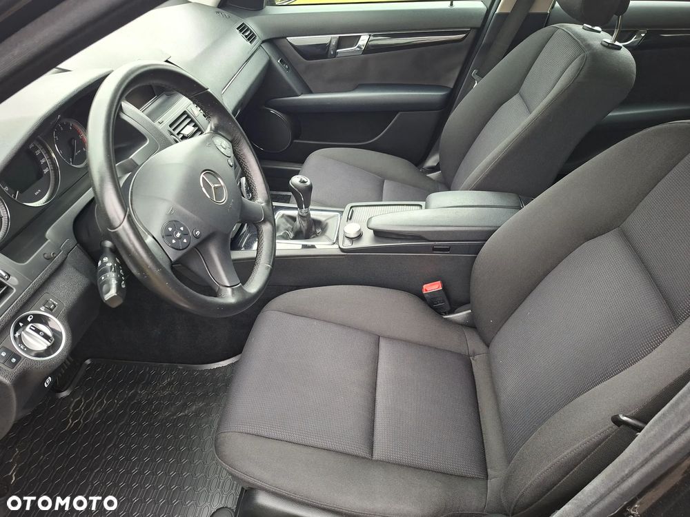 Mercedes-Benz Klasa C 220 CDI DPF BlueEFFICIENCY - 29