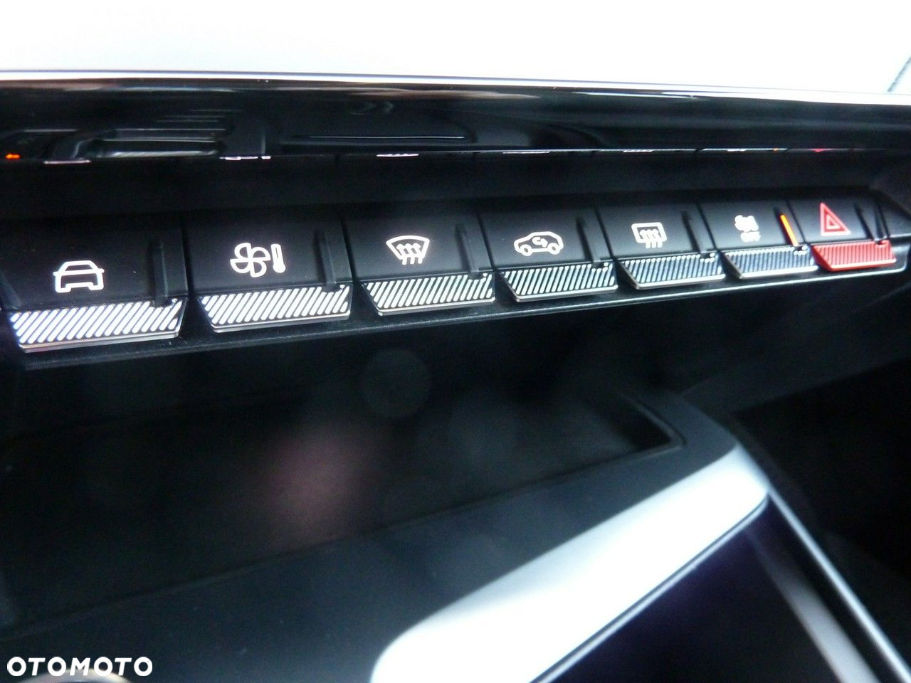 Peugeot 308 - 24