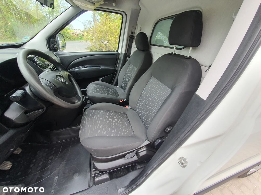 Opel COMBO - 8