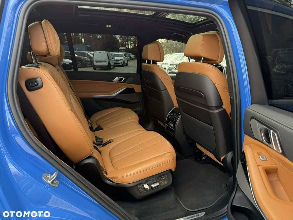 BMW X7 M50i sport - 35