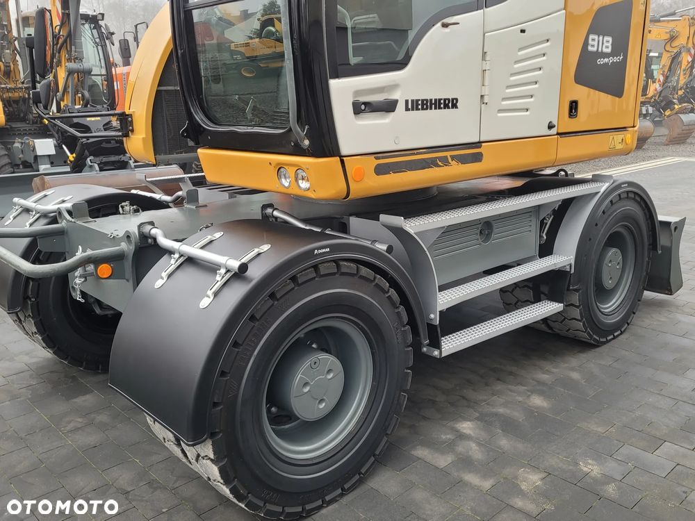 Liebherr A918 compact / ROTOTILT / system niwelacji GPS 3D / - 10
