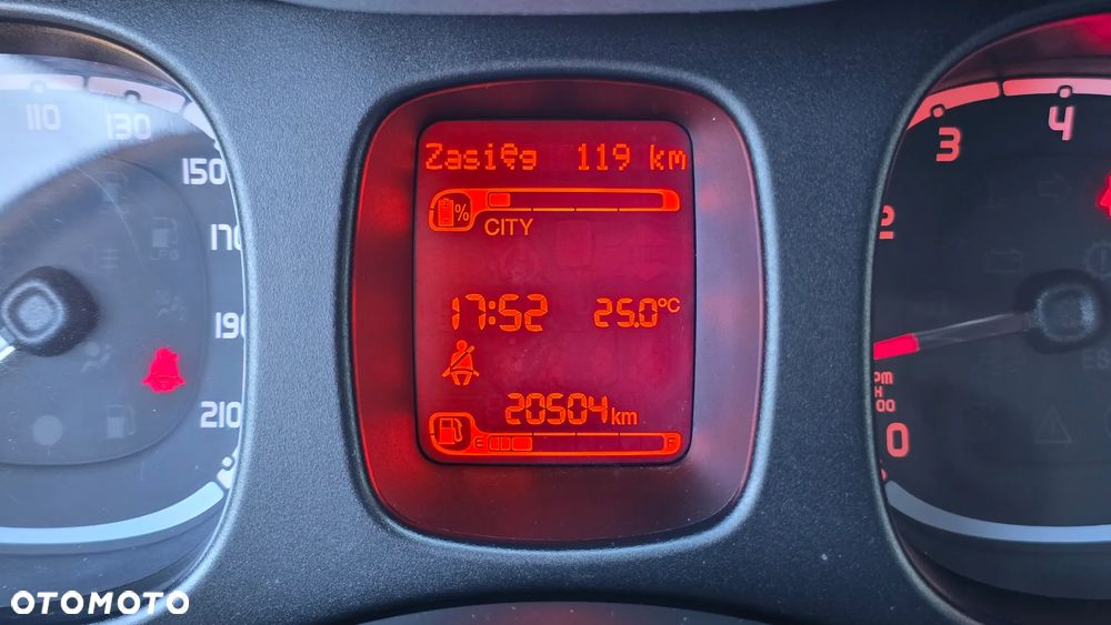 Fiat Panda 1.0 GSE Hybrid GARMIN - 32