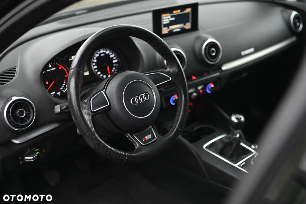 Audi A3 Limousine 2.0 TDI S line Sportpaket - 18