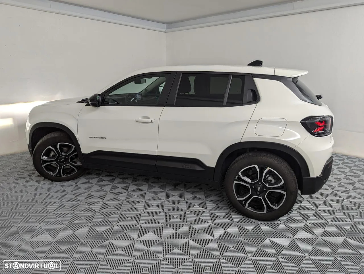 Jeep Avenger 1.2 GSE T3 Altitude - 10