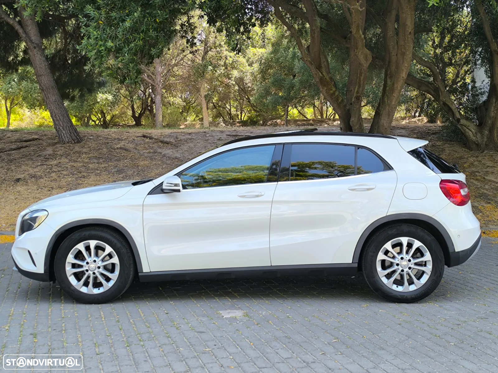 Mercedes-Benz GLA 180 7G-DCT UrbanStyle Edition - 2