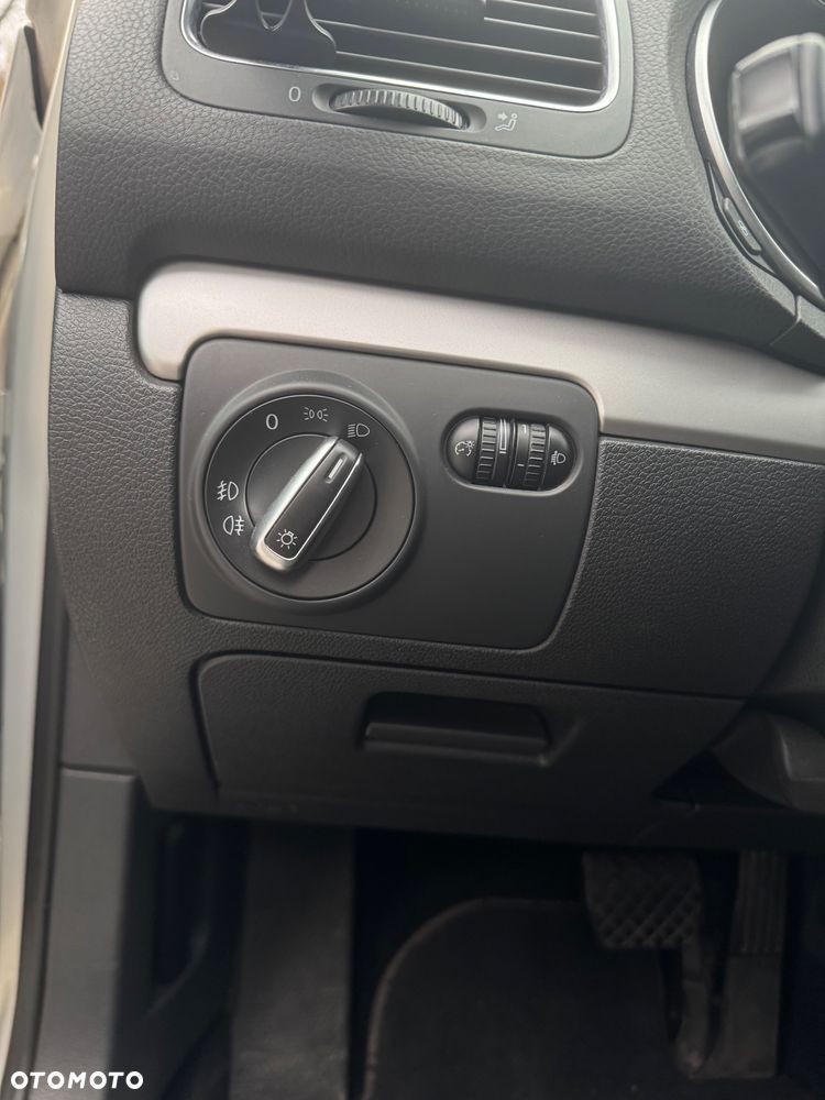 Volkswagen Golf 1.4 TSI Comfortline DSG - 11