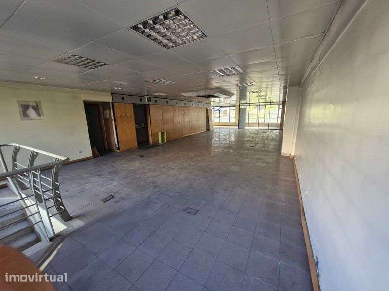 Espaço comercial - 182m2 - Com potencial para várias vertentes - Grande imagem: 5/11
