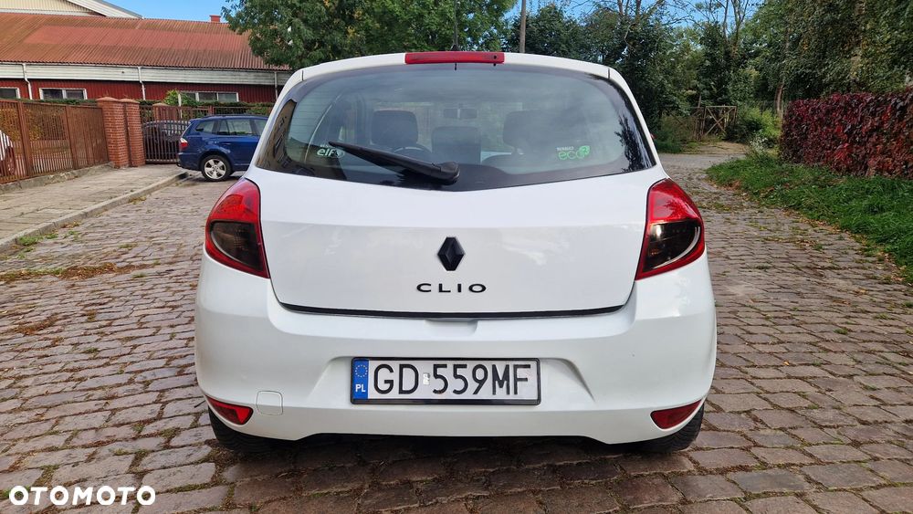 Renault Clio - 9