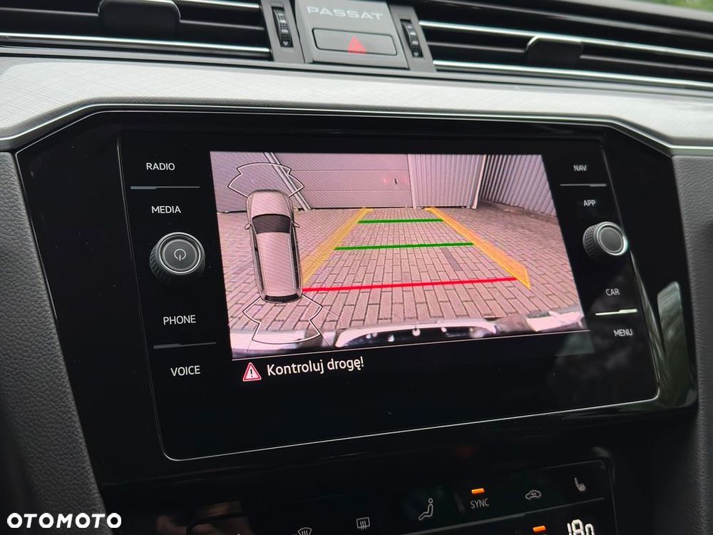 Volkswagen Passat - 18