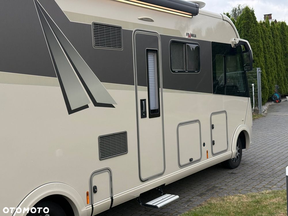 Frankia Platin 8400 3,0 V6 - 7