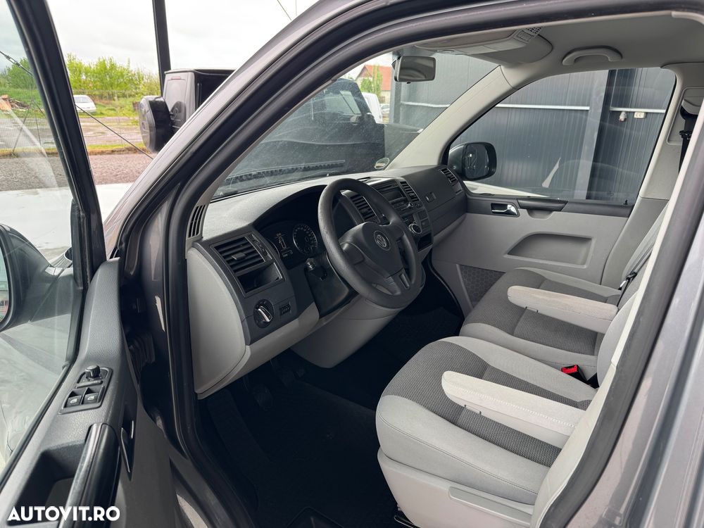 Volkswagen Caravelle - 5