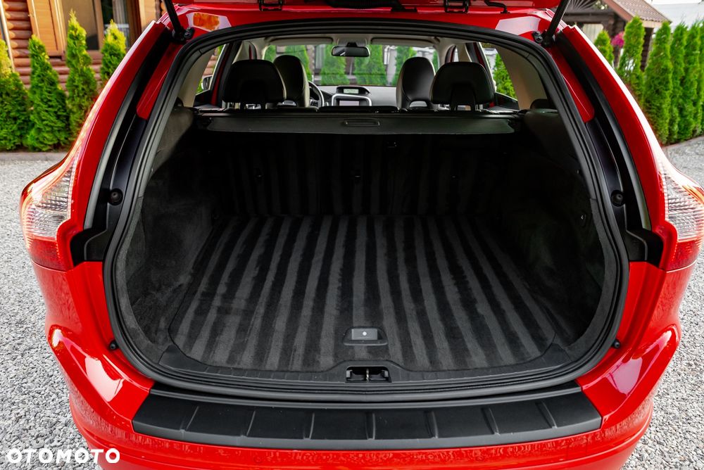 Volvo XC 60 D3 AWD R Design - 22