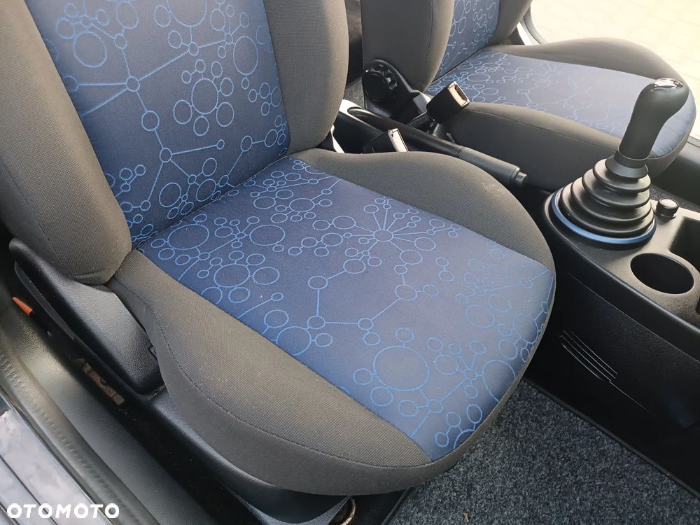 Ford Fiesta 1.4 Ambiente - 8