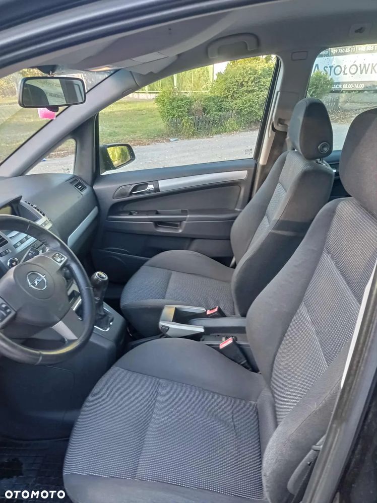 Opel Zafira - 12