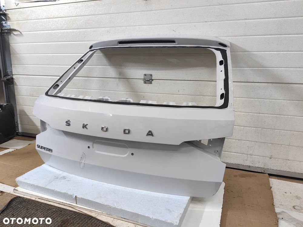 Klapa bagażnika Skoda Suparb III lift kombi - 3