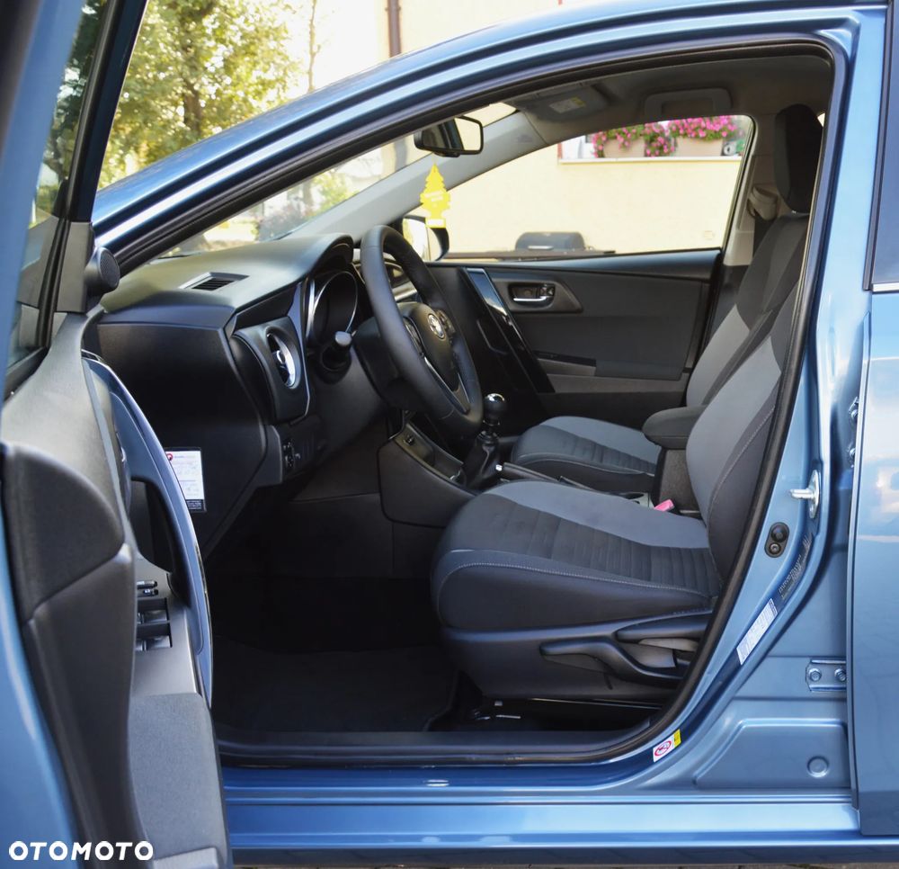 Toyota Auris - 19