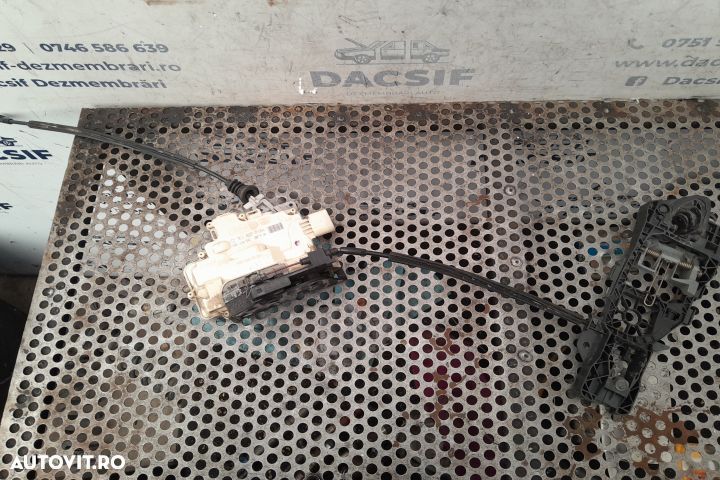 Broasca usa fata dreapta 3C1837016A Volkswagen VW Passat B6  [din 200 - 2