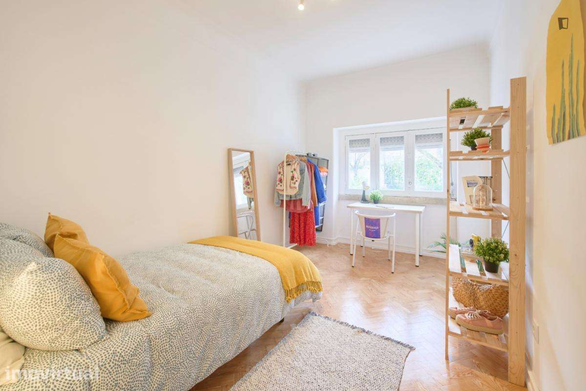 Quarto - localizado em Roma-Areeiro Lisbon - Grande imagem: 3/29