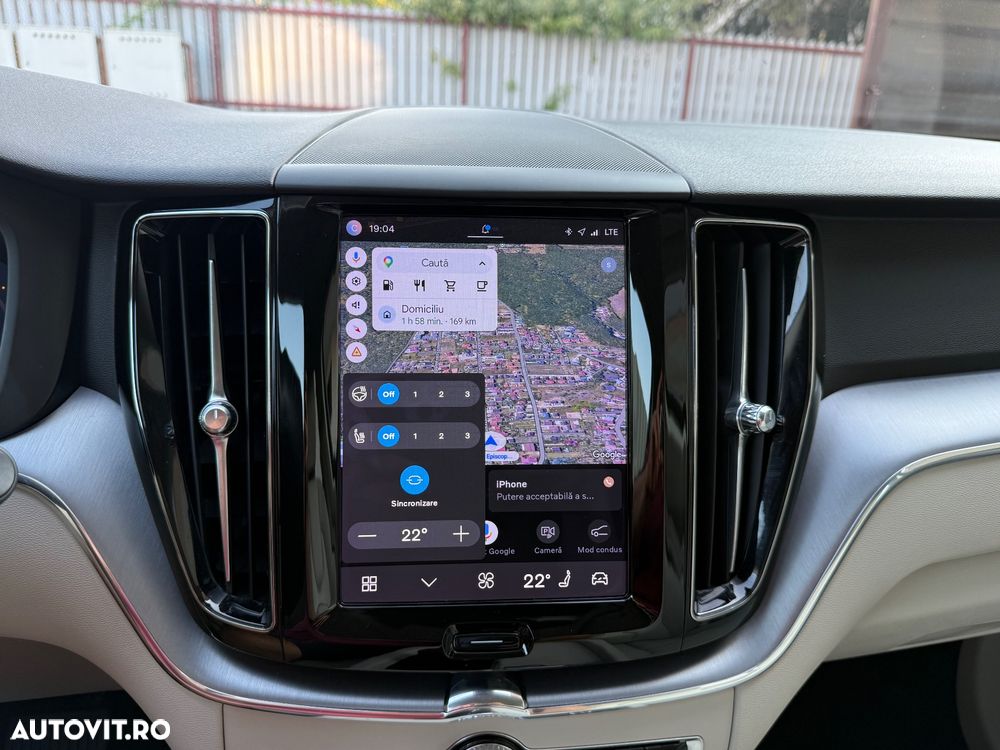 Volvo XC 60 B4 MHEV AT8 AWD Momentum Pro - 22