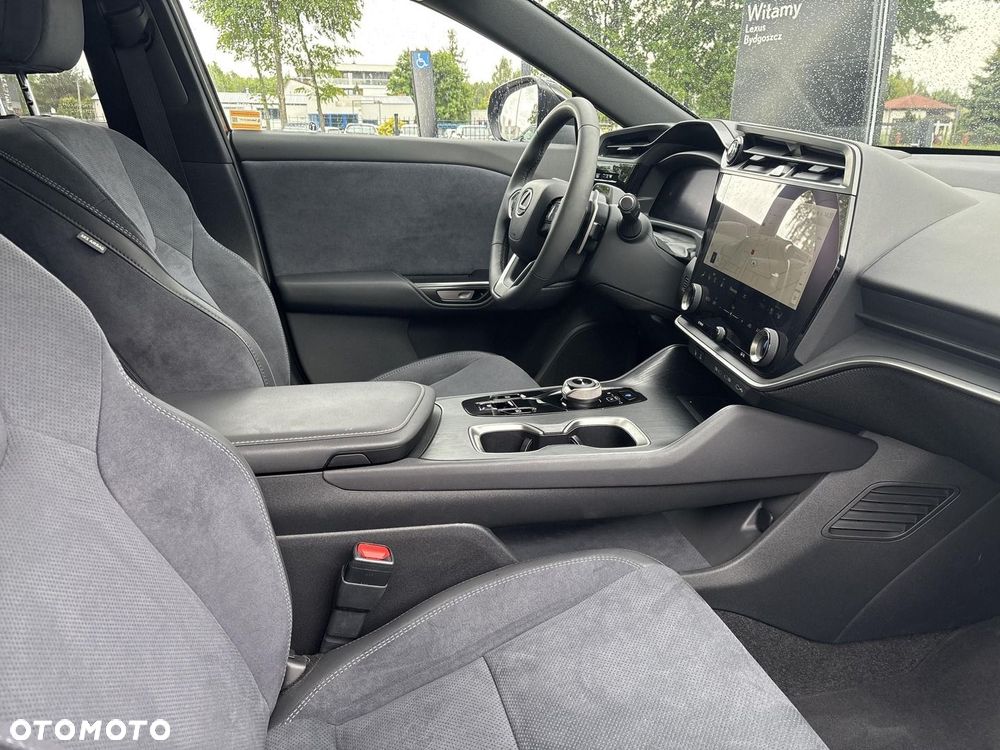 Lexus RZ 450e Omotenashi DIRECT4 - 17