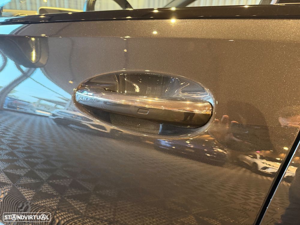 Mercedes-Benz C 300 e AMG Line - 13