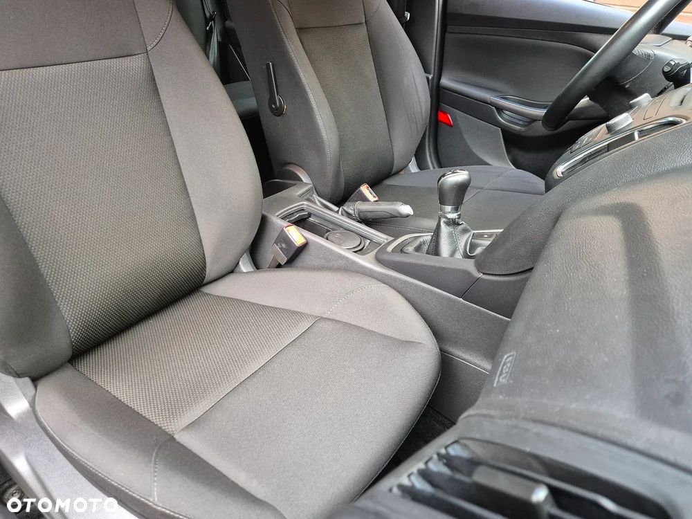 Ford Focus - 25