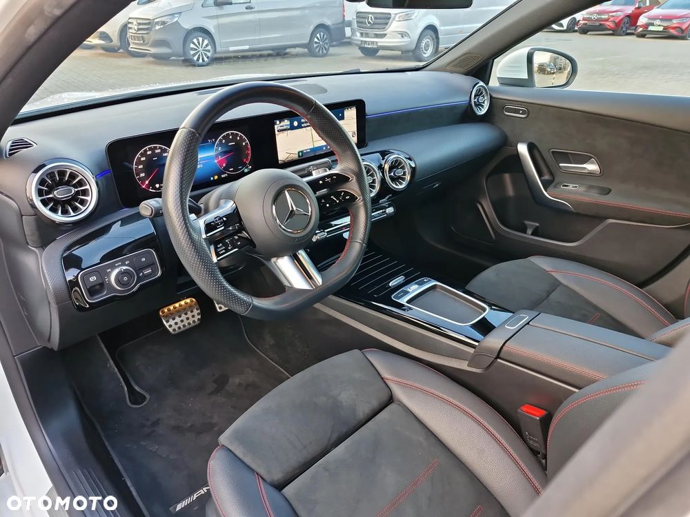 Mercedes-Benz Klasa A 220 4-Matic AMG Line 7G-DCT - 9