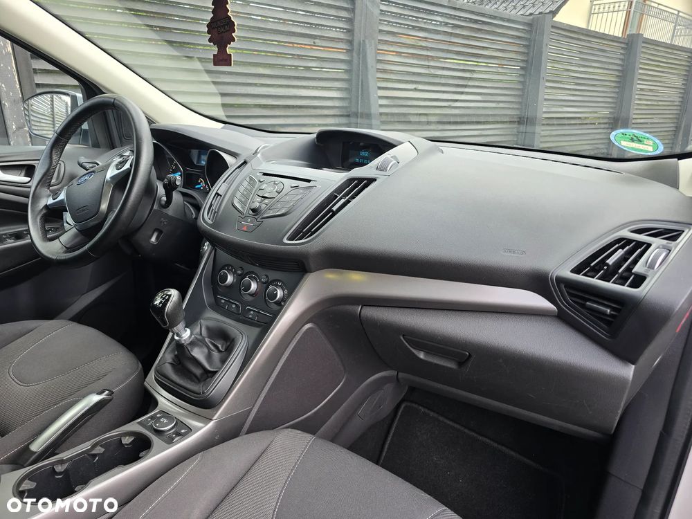 Ford Kuga - 14