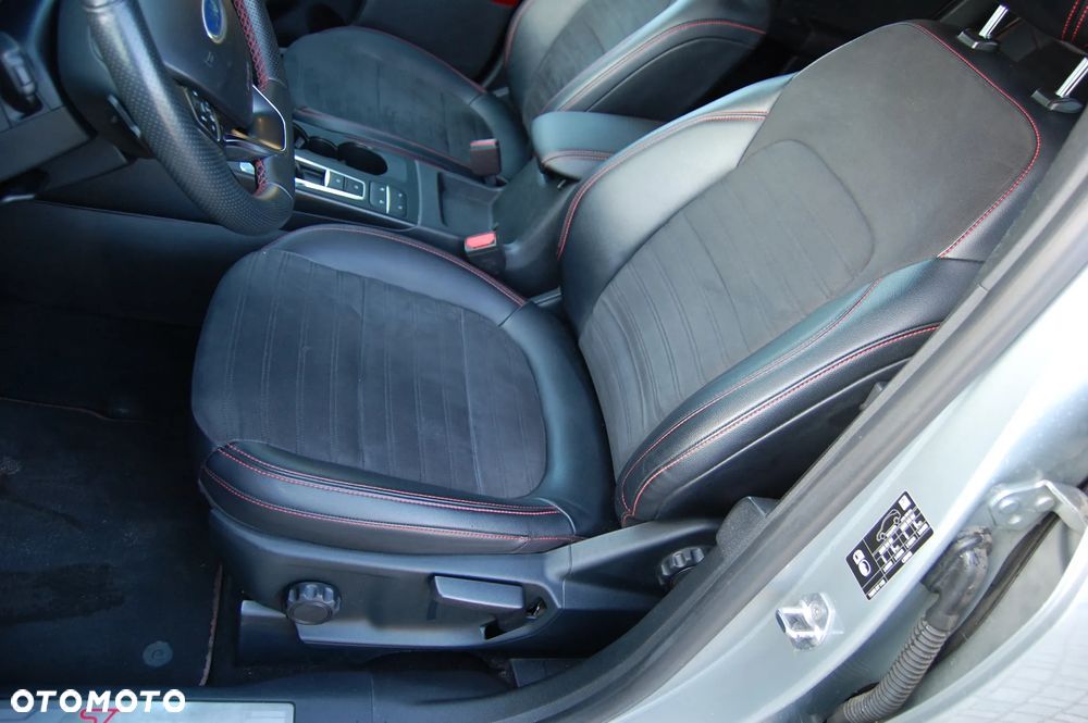 Ford Kuga 2.0 EcoBlue 4x4 ST-LINE X - 23