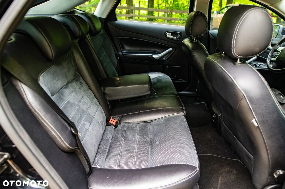 Ford Mondeo 2.5 Titanium X - 32