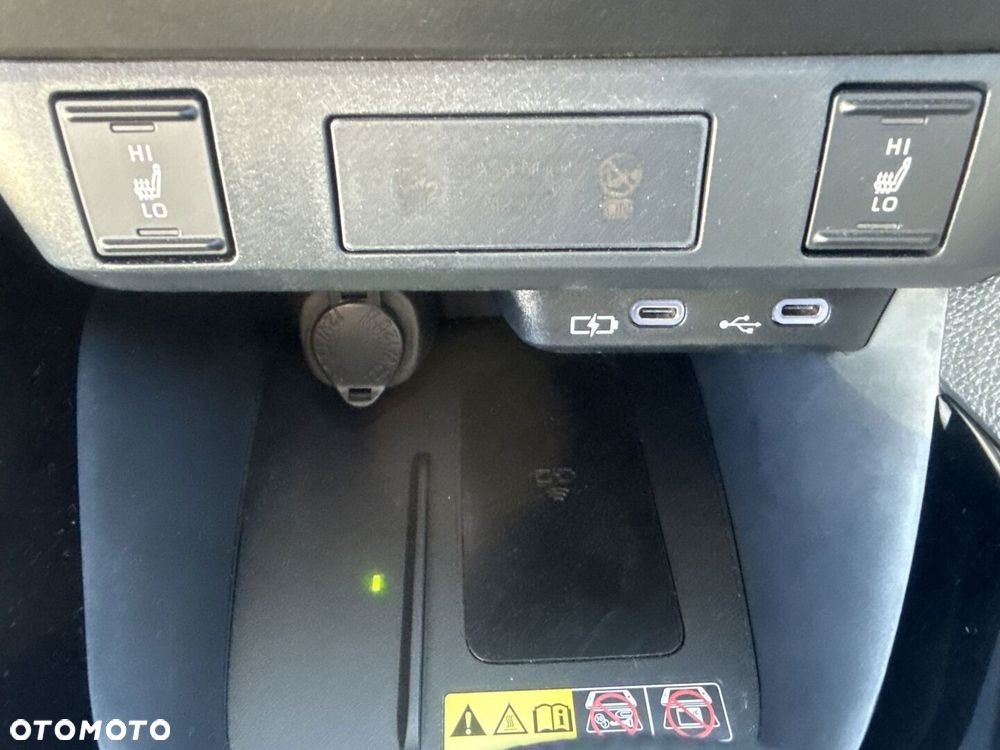 Toyota Yaris Hybrid 1.5 Style - 23