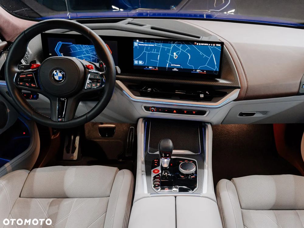 BMW XM - 8