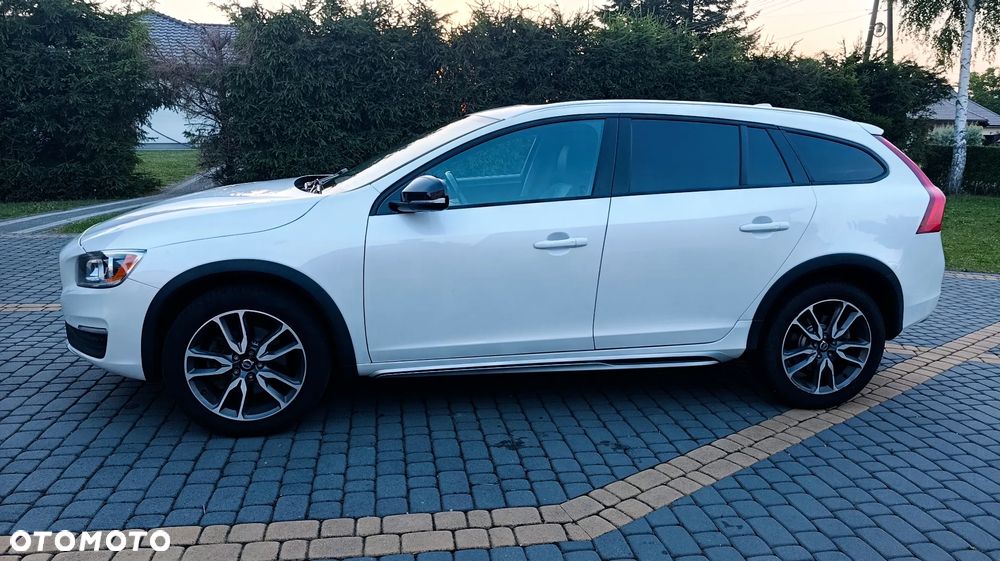Volvo V60 Cross Country - 3