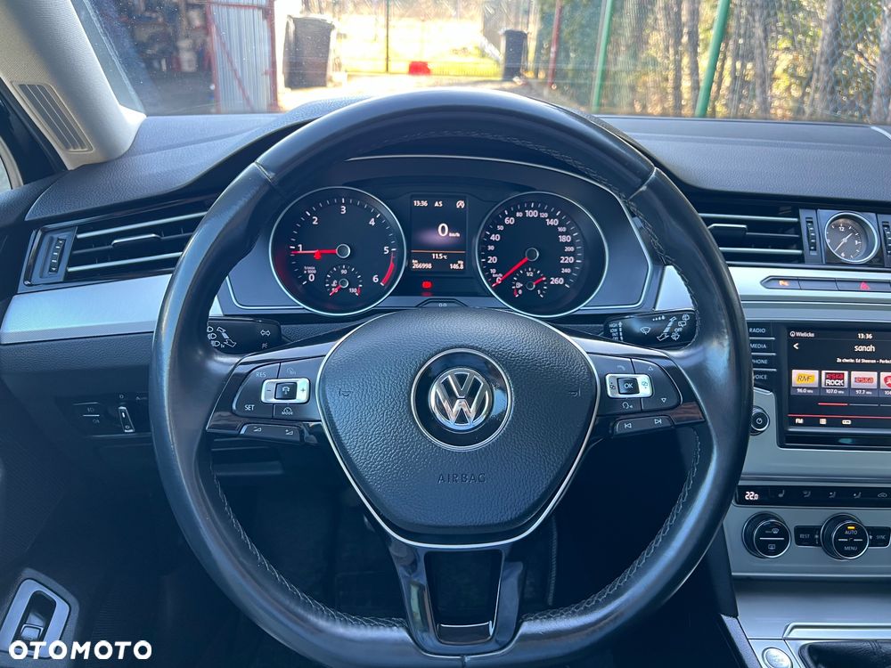 Volkswagen Passat 2.0 TDI (BlueMotion Technology) Comfortline - 13