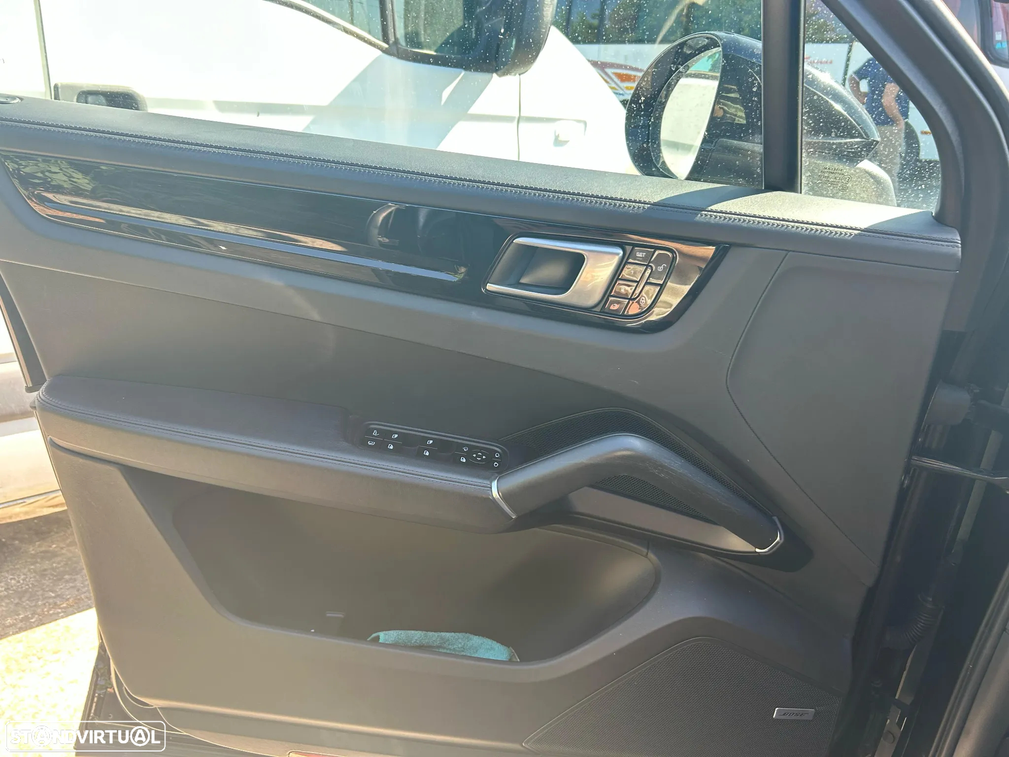 Porsche Cayenne E-Hybrid Platinum Edition - 15