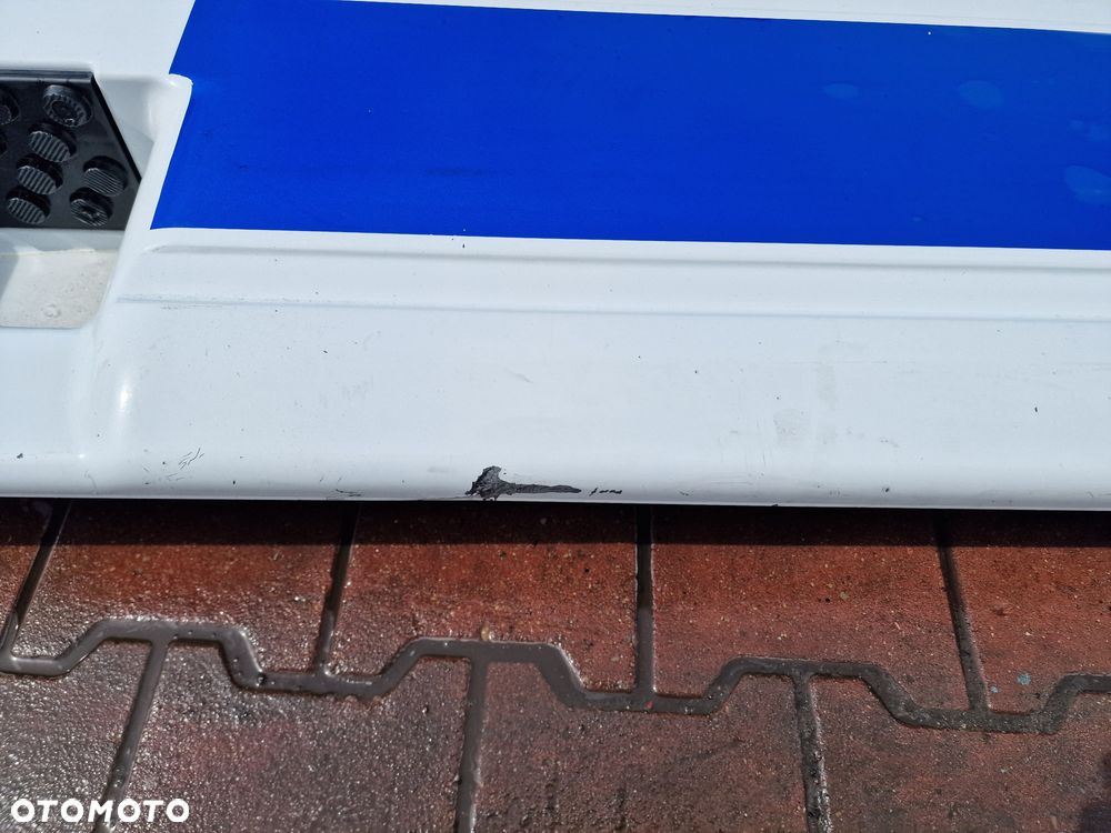 SPOJLERY BOCZNE, MIĘDZYOSIOWE MERCEDES-BENZ MP3 - 10