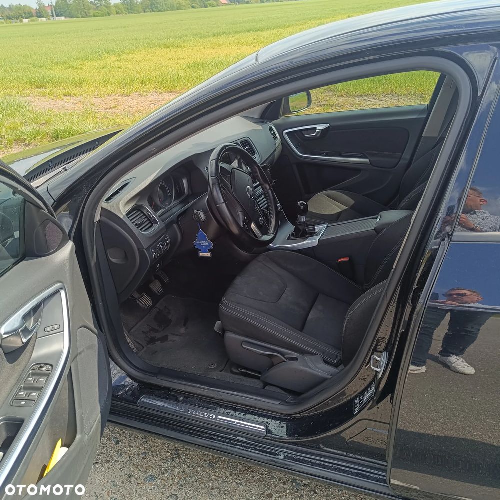 Volvo S60 D2 - 8