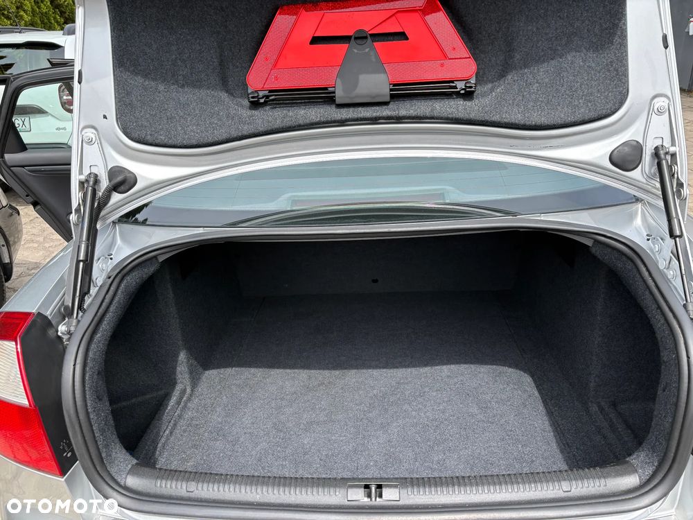 Audi A4 Limousine - 7