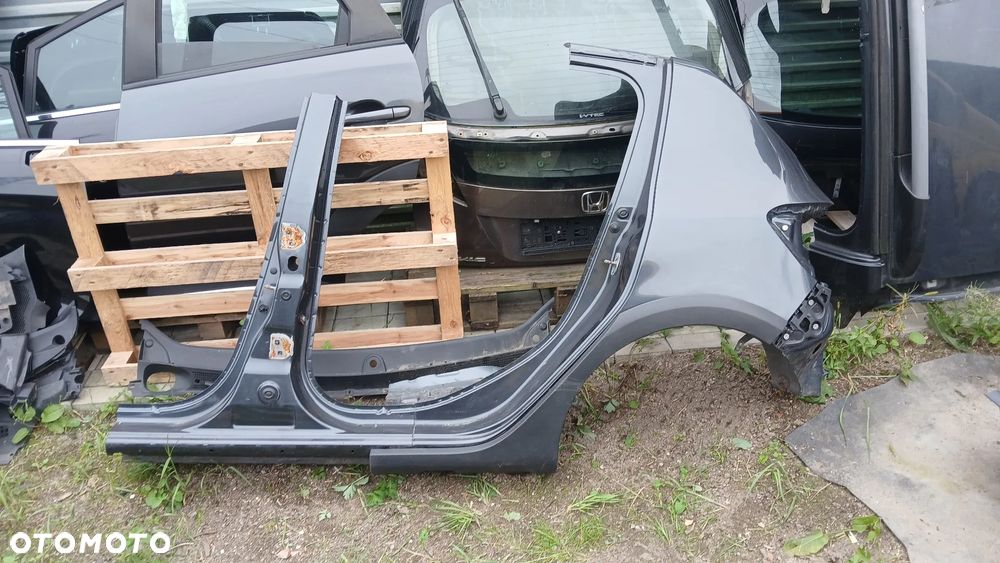 Dacia Sandero Stepway II Lift 17-20 błotnik ćwiartka tył lewa Tekna