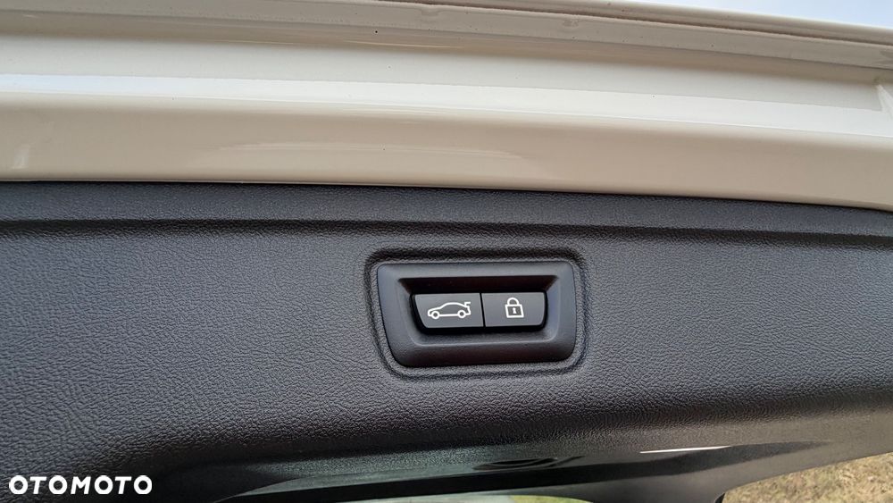 BMW Seria 3 320d Sport Line Shadow sport - 35