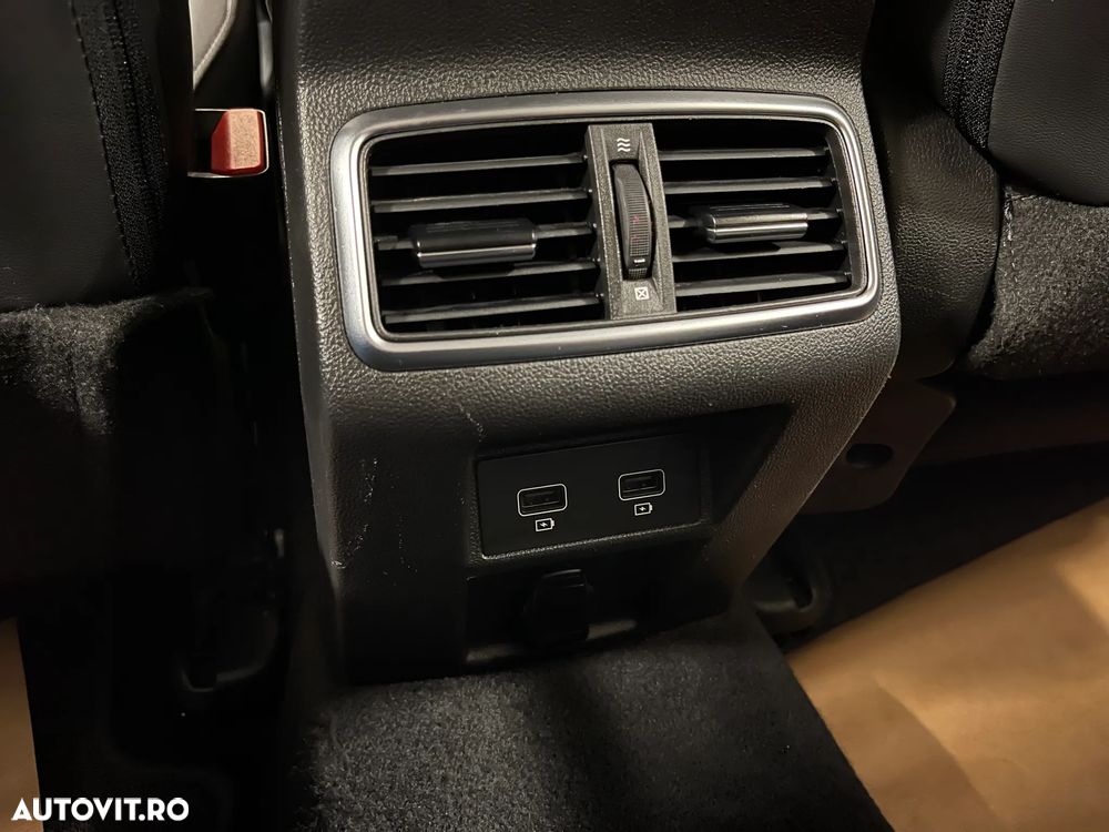 Renault Megane E-TECH 160 BUSINESS EDITION - 25