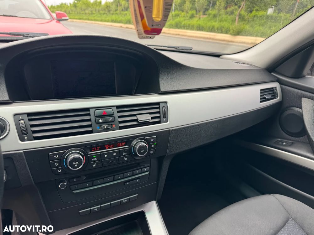 BMW Seria 3 320i - 21