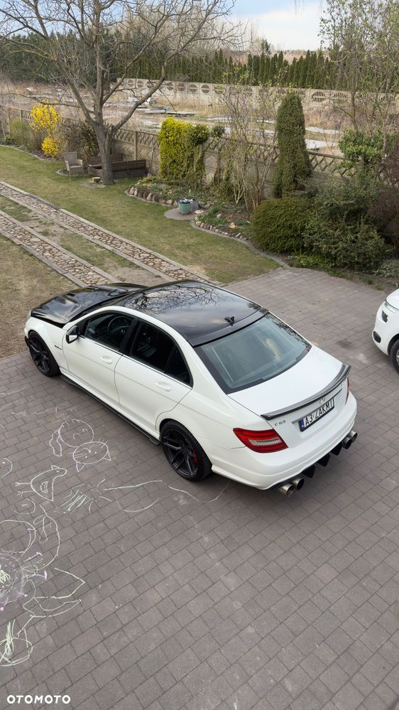 Mercedes-Benz Klasa C 63 AMG - 13