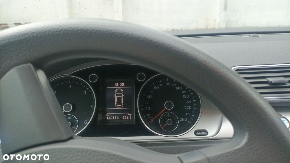 Volkswagen Passat 2.0 TDI Comfortline - 6