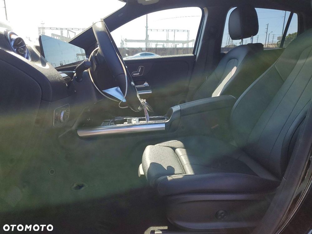 Mercedes-Benz GLA 250 8G-DCT - 8