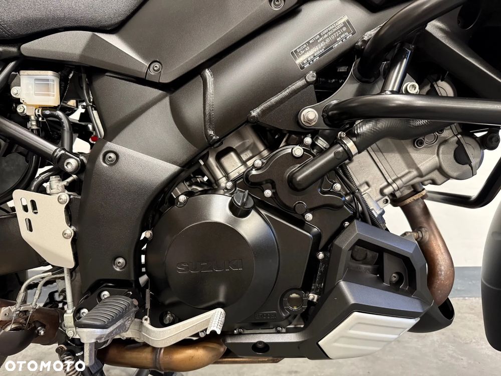Suzuki V-STROM - 12